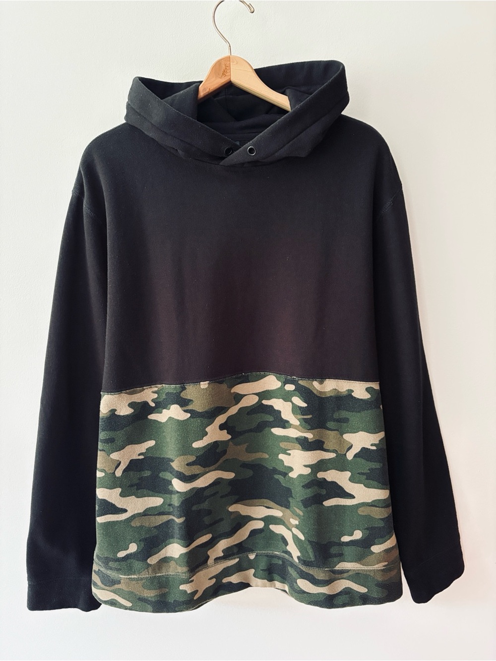 Amnesia Black Camouflage Hoodie Size XL